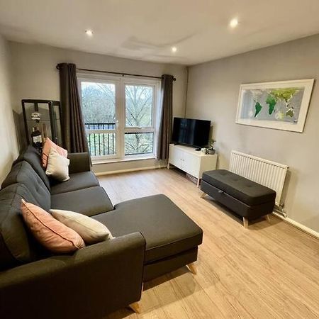 Immaculate 2 Bed Flat With Free Parking! Lejlighed Watford  Eksteriør billede