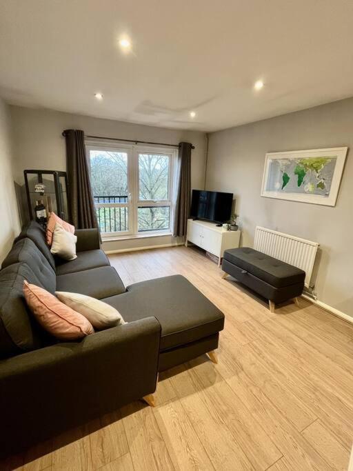 Immaculate 2 Bed Flat With Free Parking! Lejlighed Watford  Eksteriør billede